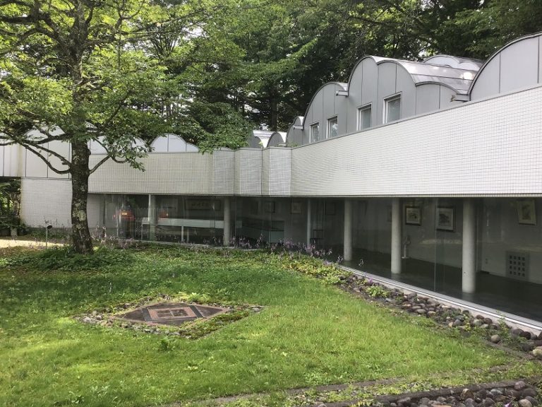 田崎美術館(1986年) 吉田建築計画事務所のブログ
